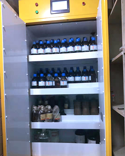 化學品柜.jpg